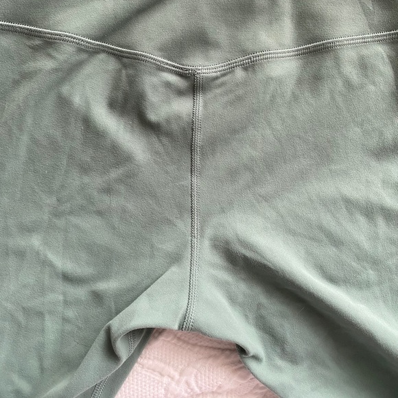 NWOT Lululemon Align Shorts 10” in Tidewater Teal - Picture 6 of 6